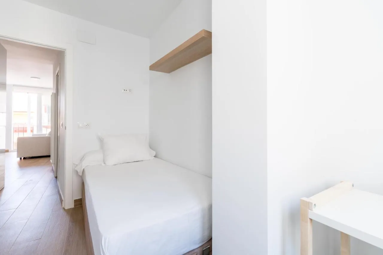 Holi-Rent Pureza Apartment Seville