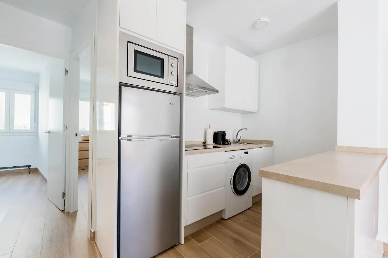Holi-Rent Pureza Apartment Seville