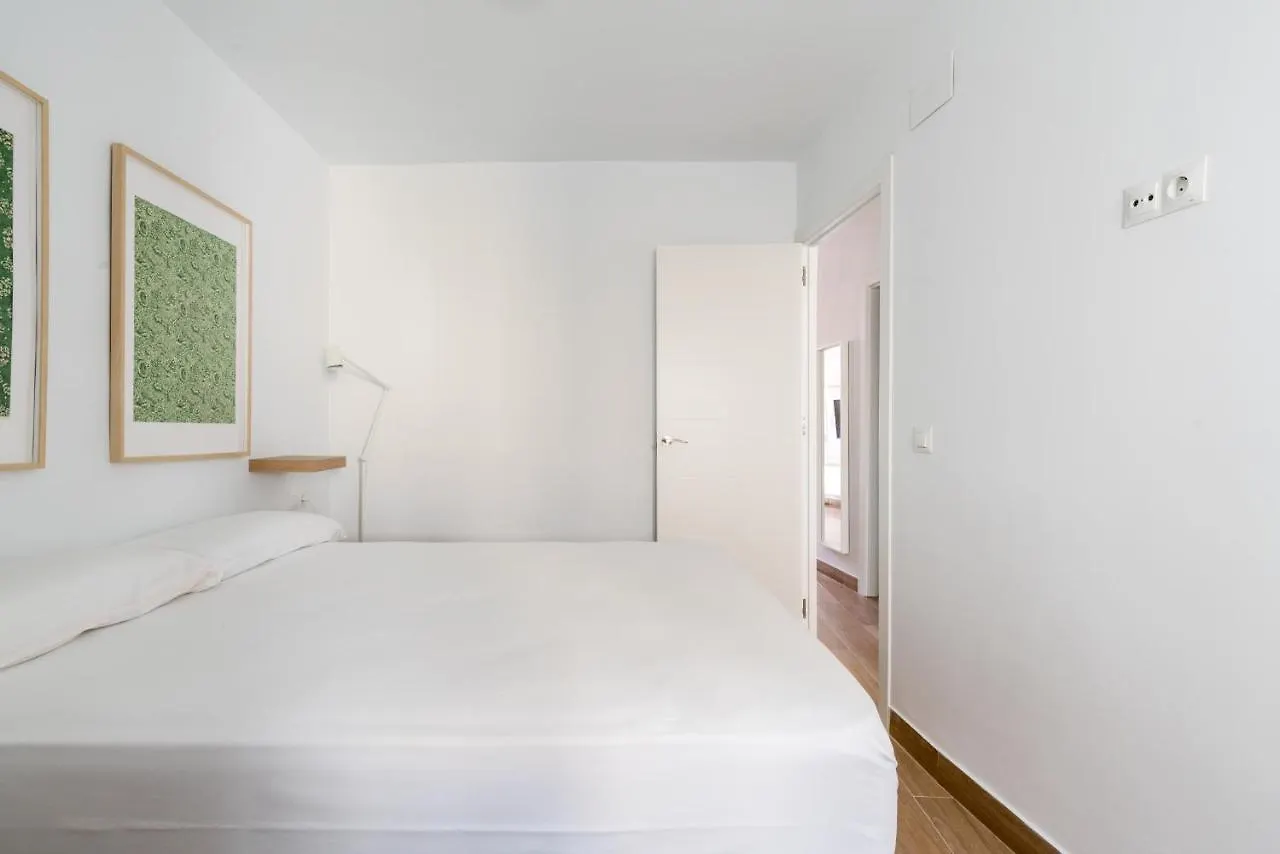 Holi-Rent Pureza Apartment Seville