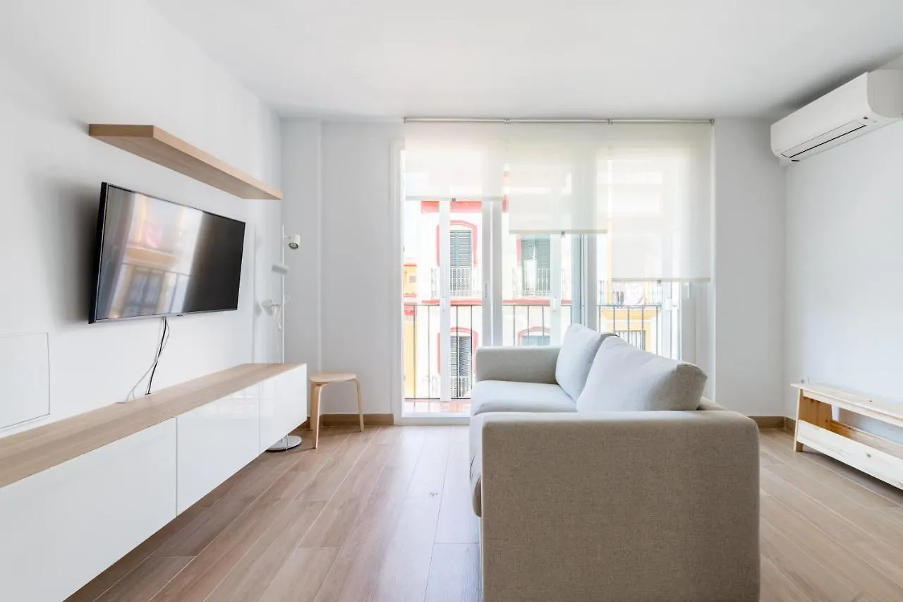 Holi-Rent Pureza Apartment Seville