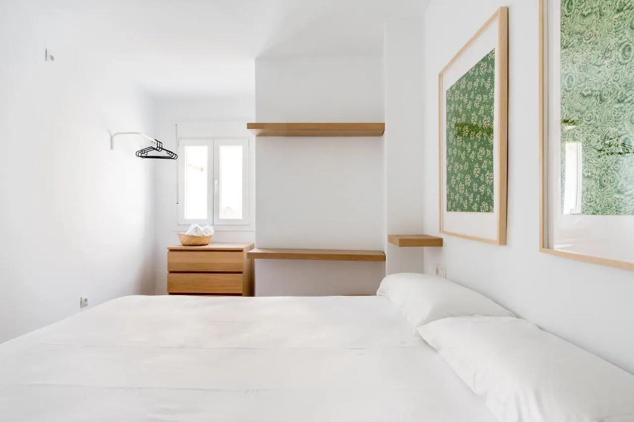 Holi-Rent Pureza Apartment Seville